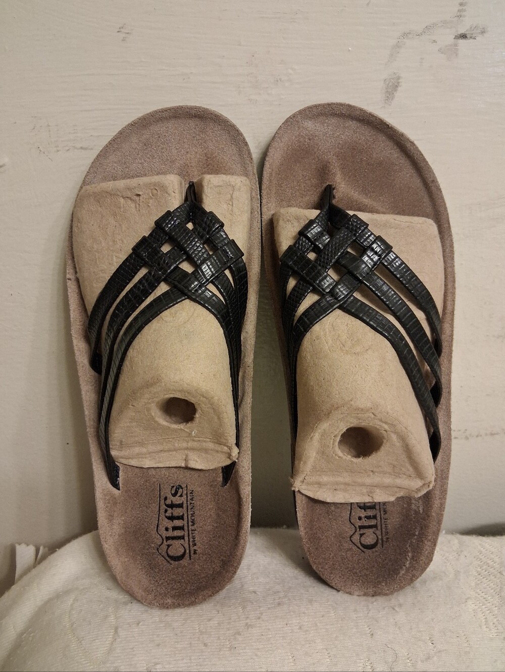 Womens CLIFFS  by White Mountain Black Strappy Slide Sandals size 6